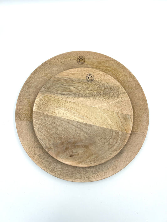 Assiette en Bois de Manguier Faite à la Main par Nkuku - Authenticité et Élégance Naturelle